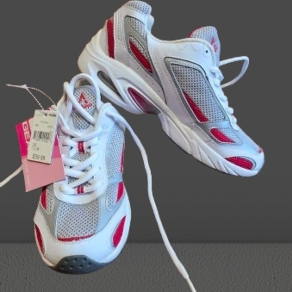 L.A. Gear White and Red Athletic Shoes